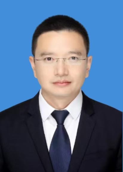 黄伟